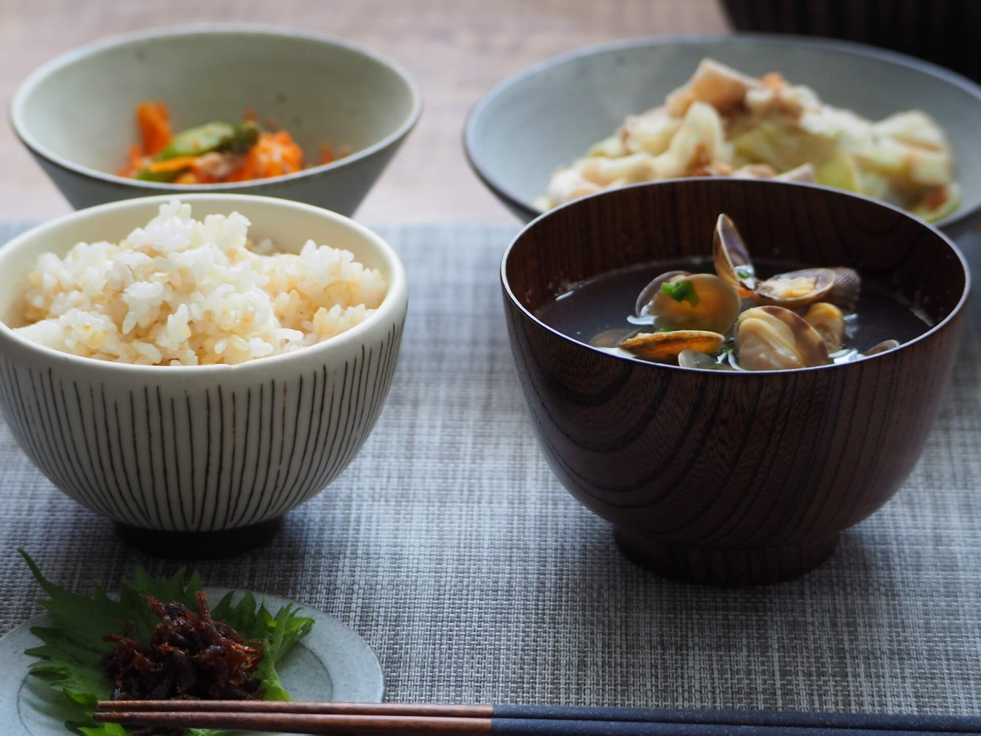 玄米ご飯と健康的な食事