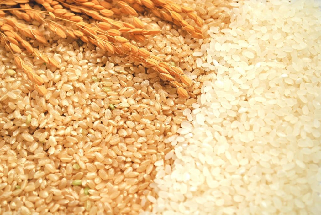 お米に茶色い粒があるのはどうして？食べても大丈夫なの？
